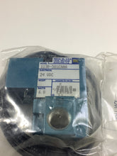 Load image into Gallery viewer, 113B-501CAAA - MAC - SOLENOID VALVE, 3 WAY, 24VDC
