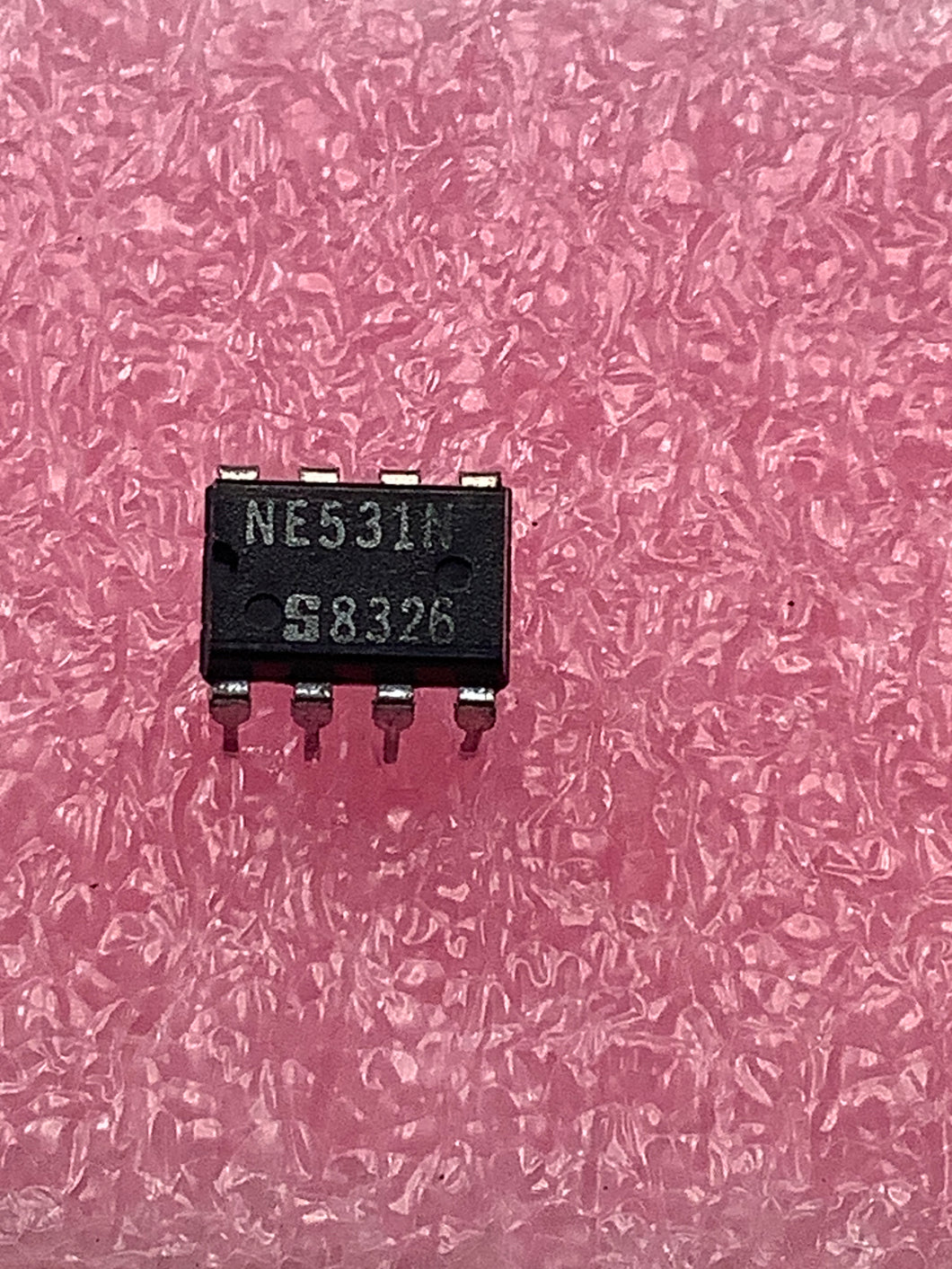 NE531N - SIGNETICS - High slew rate operational amplifier.