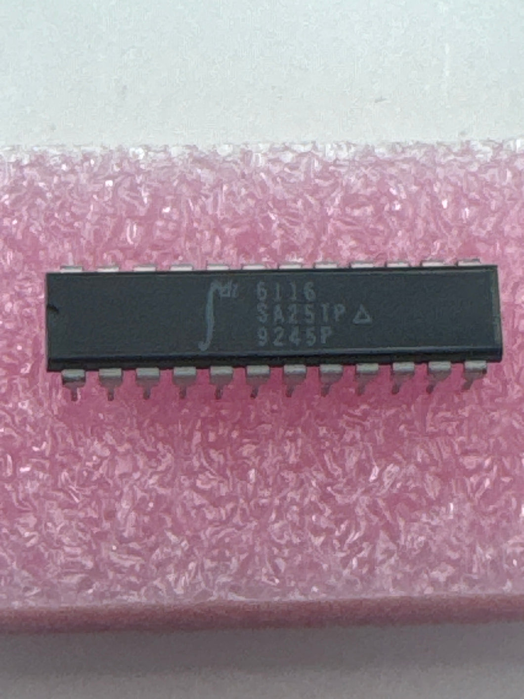 IDT6116SA25TP - IDT - SRAM - Asynchronous Memory IC 16Kbit Parallel 25 ns 24-PDIP