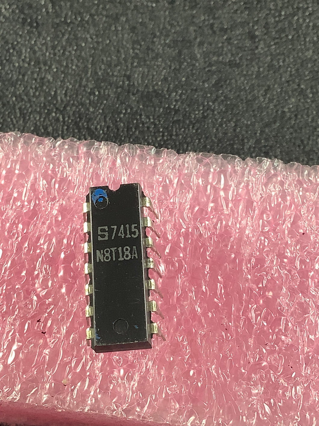 N8T18A - SIGNETICS - Dual 2-Input NAND high voltage (30V) to TTL Interface gate