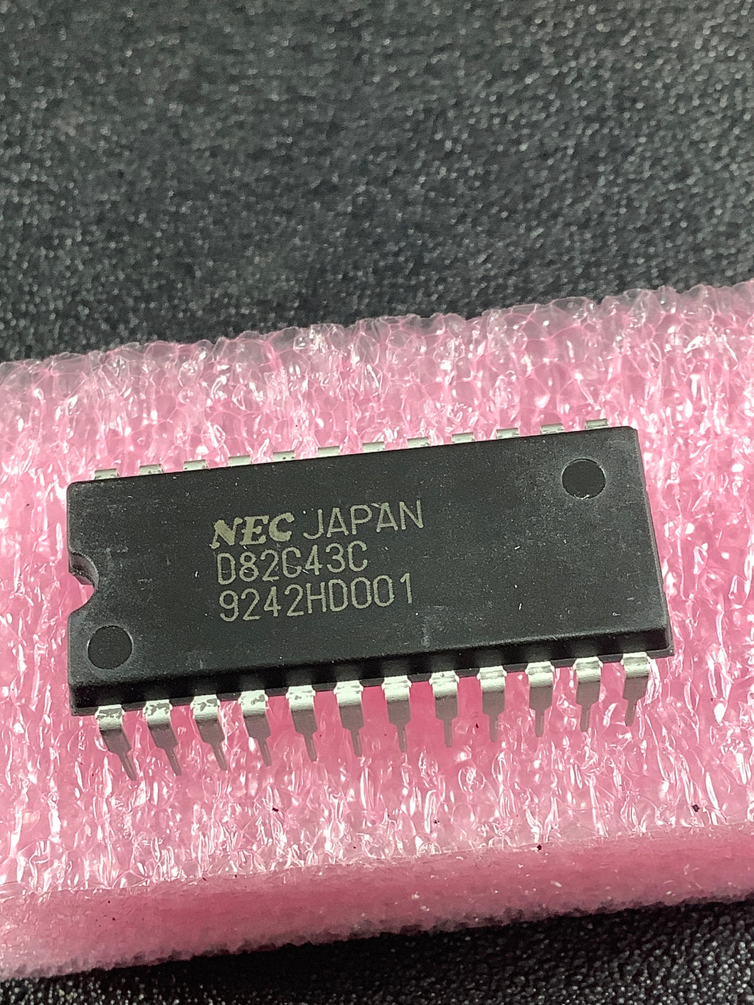 upD82C43C - NEC - CMOS INPUT/OUTPUT EXPANDER FOR UPD8048/C48 FAMILY.