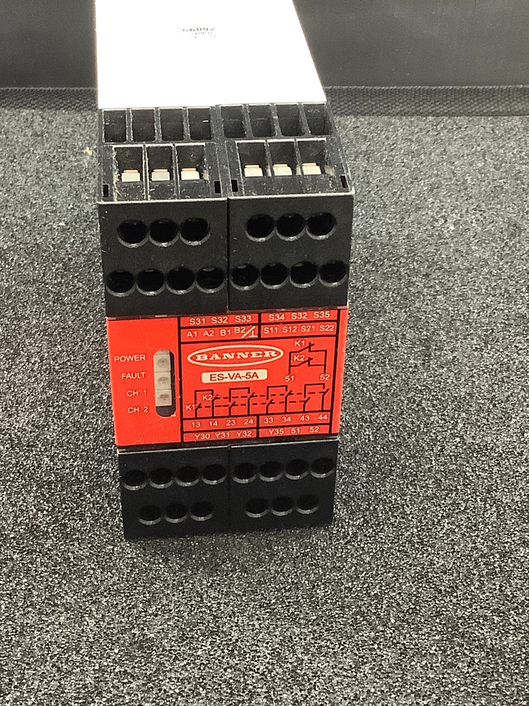 ES-VA-5A - BANNER - Safety Relay Module for E-Stop/Rope Pull/Interlock