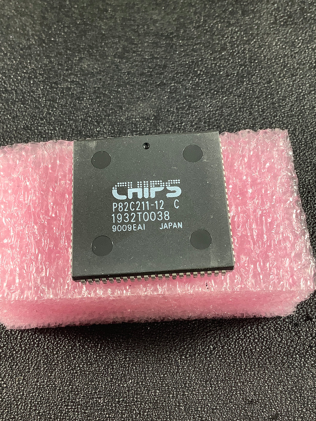 P82C211-12C - CHIPS - 286 NEAT Chipset