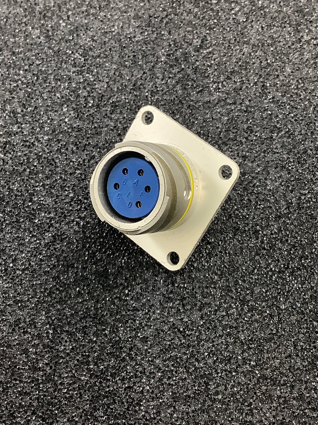 67-02E14-5S - AMPHENOL - 5 PIN FEMALE PANEL MOUNT CONNECTOR