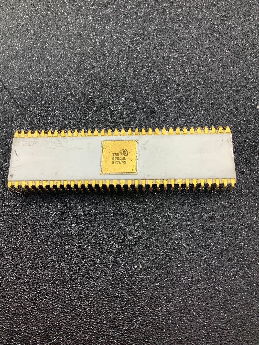 TMS9900JL - TI - Microprocessor, 16-bit Central Processing Unit (CPU)-SOCKET PULLS