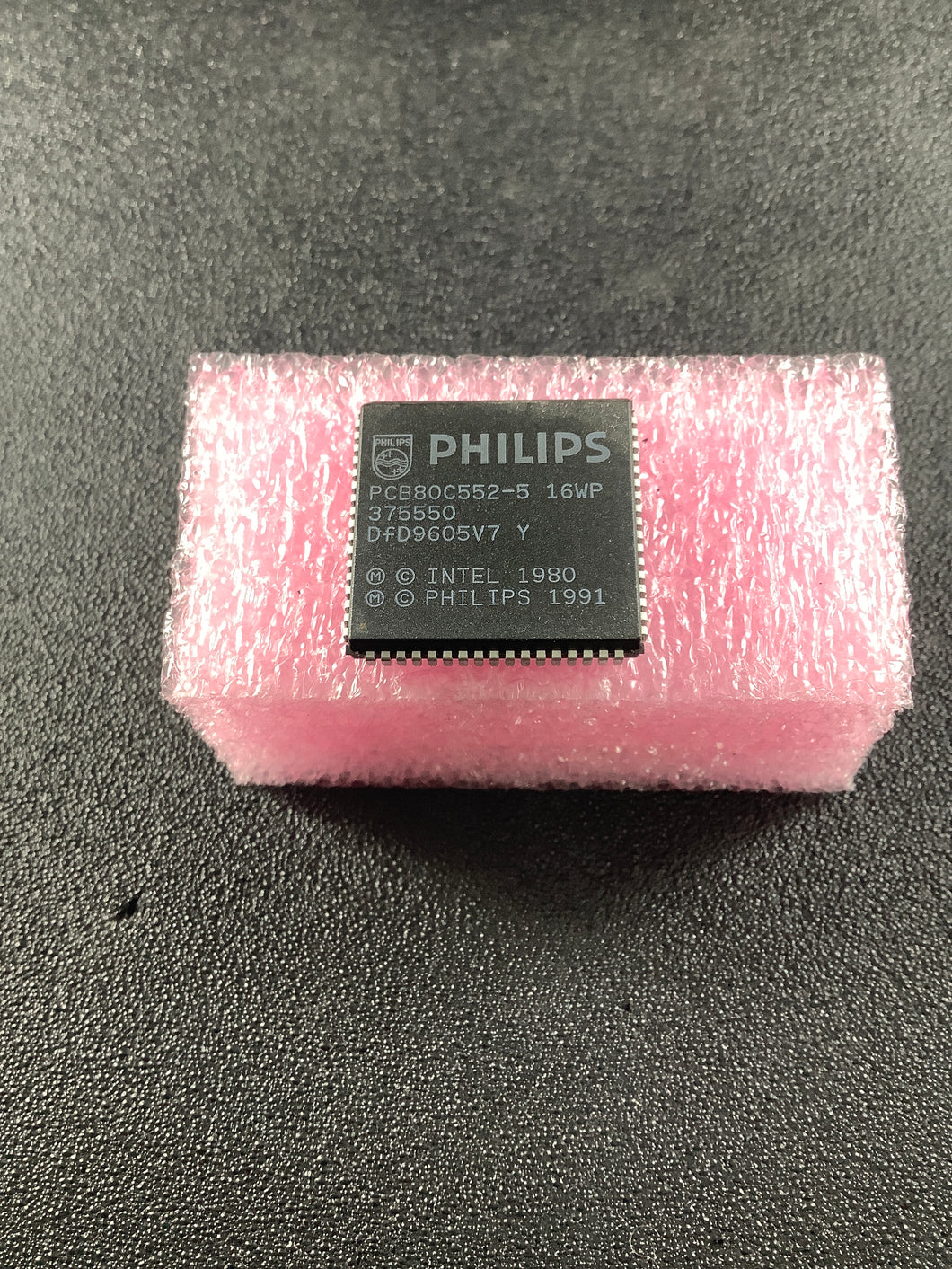 PCB80C552-5 - PHILIPS - Single-chip 8-bit microcontroller