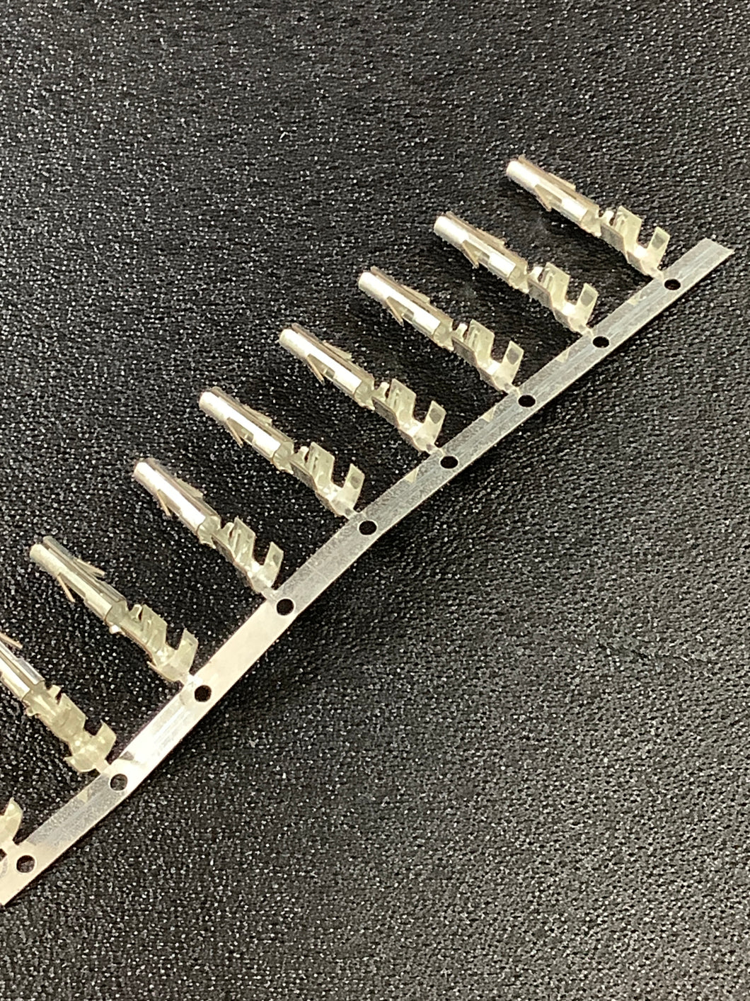 02-08-1201 -C - MOLEX - Socket Contact Tin 14-20 AWG Crimp, Chain Form, 100 contacts per package. Quantity Shown Available = 100 Packs.