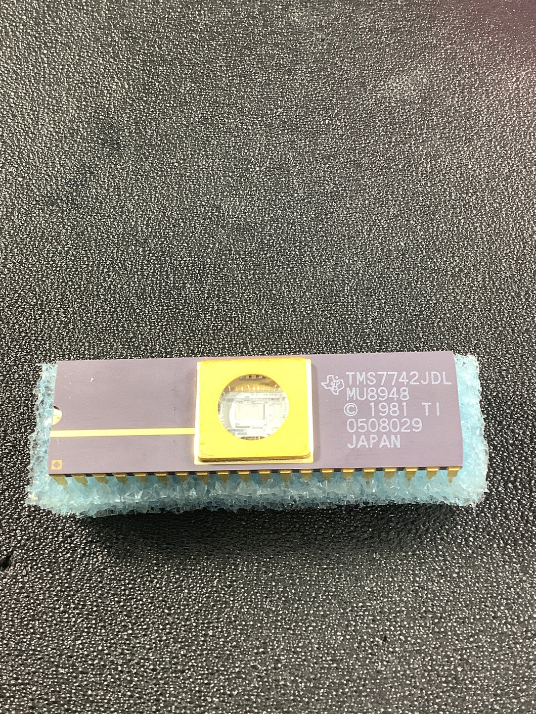 TMS7742JDL - TI - 8-BIT EPROM MICROCOMPUTER