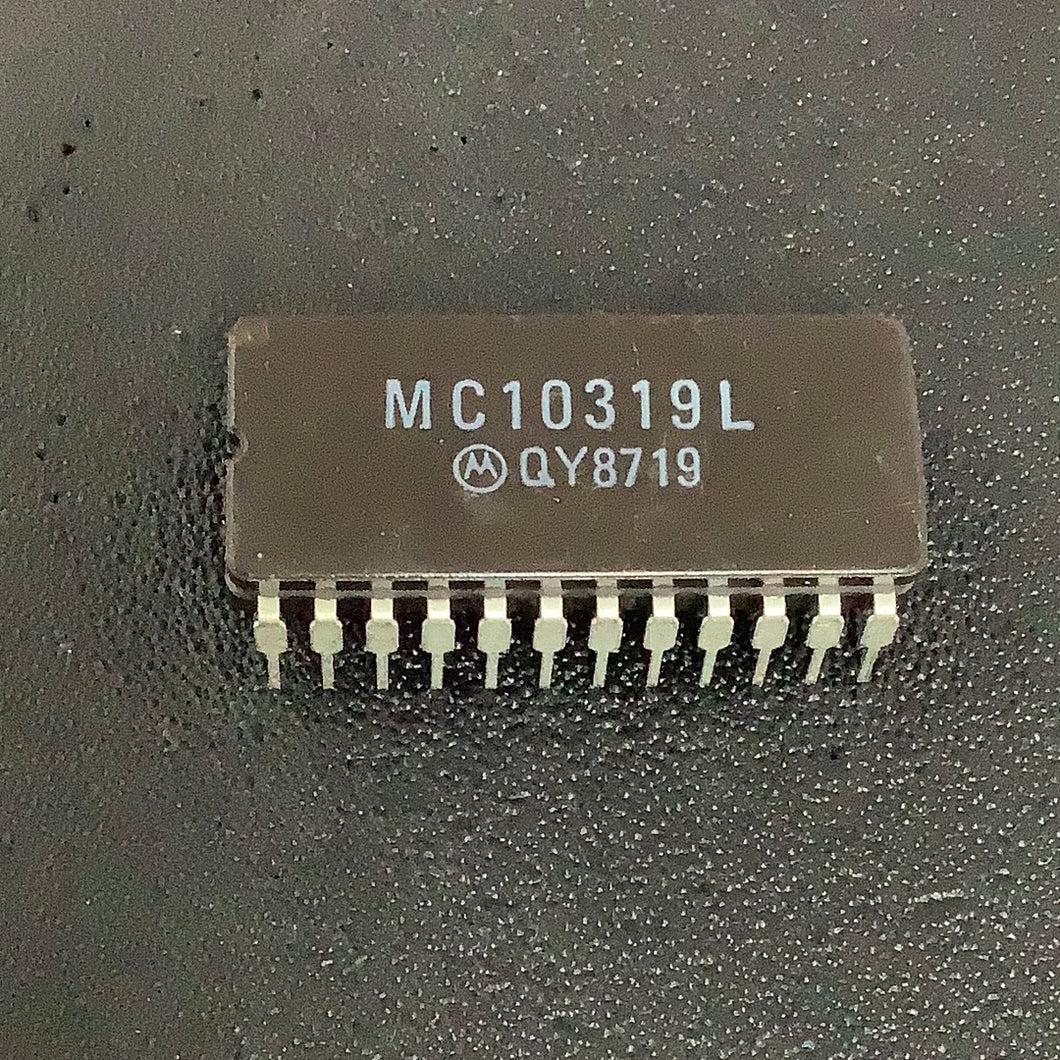 MC10319L - MOTOROLA - 8–bit high speed parallel flash A/D converter