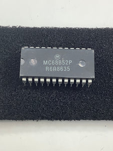 MC68B52P - MOTOROLA - Synchronous Serial Data Adapter (SSDA)