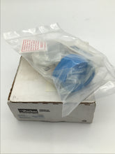 Load image into Gallery viewer, SM930MS102CK - PARKER - UHP Surface Mount Diaphragm Valve
