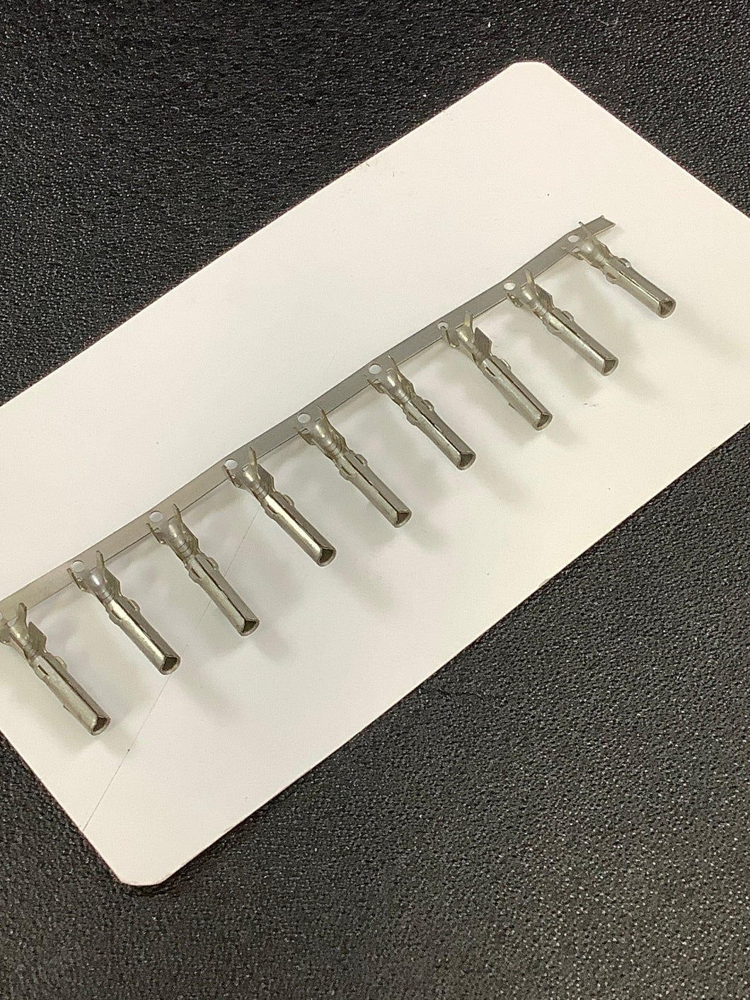 61117-1 -C - AMP - Socket Contact Tin 14-20 AWG Crimp, Chain Form, 100 contacts per package. Quantity Shown Available = 100 Packs.