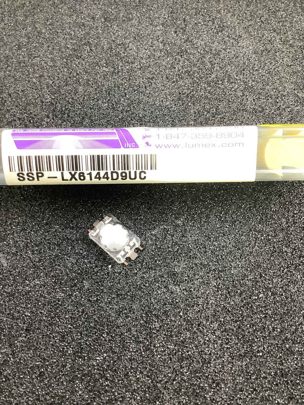 SSP-LX6144D9UC - LUMEX - LED Lighting LuxLED™ White 3.4V 120mA 100° 6-SMD, Flat Leads