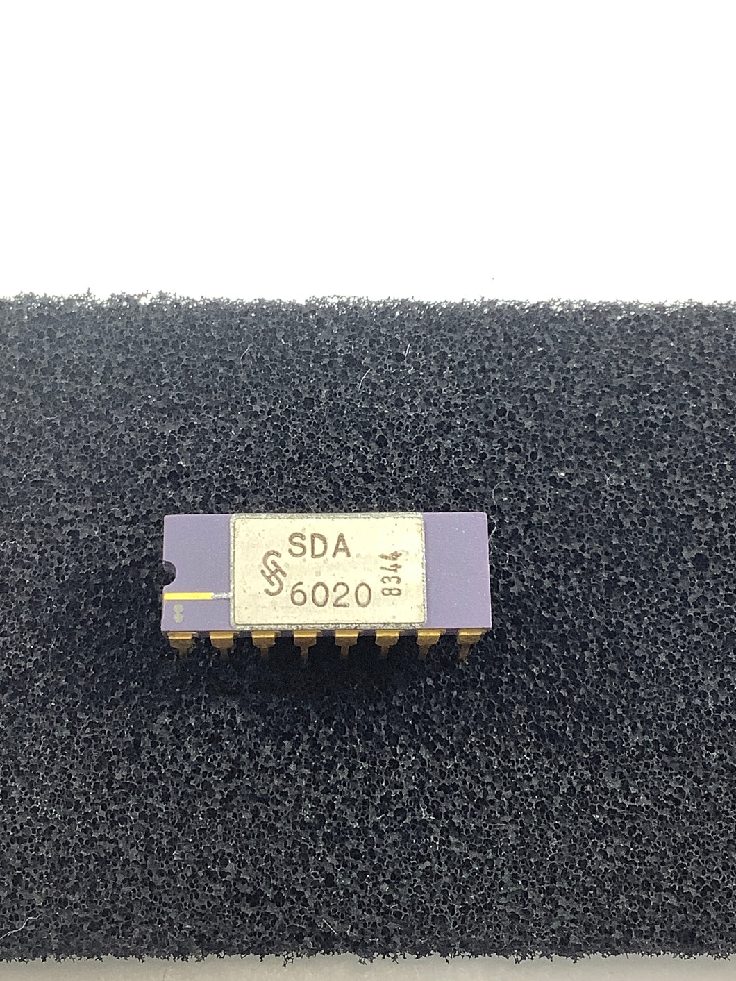 SDA6020 - SIEMENS - 6 Bit Analog Digital Converter