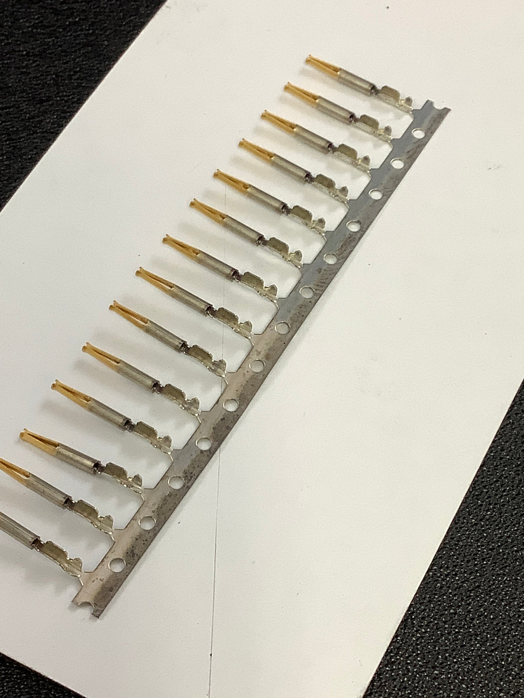 748610-2 -C - AMP - CONN D-SUB SOCKET 22-28AWG CRIMP, Chain Form, 100 contacts per package. Quantity Shown Available = 100 Packs.