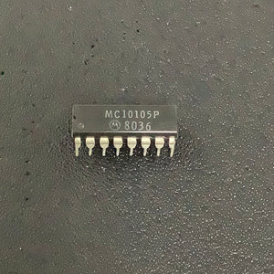 MC10105P - MOTOROLA - Triple 2-3-2-Input OR/NOR Gate