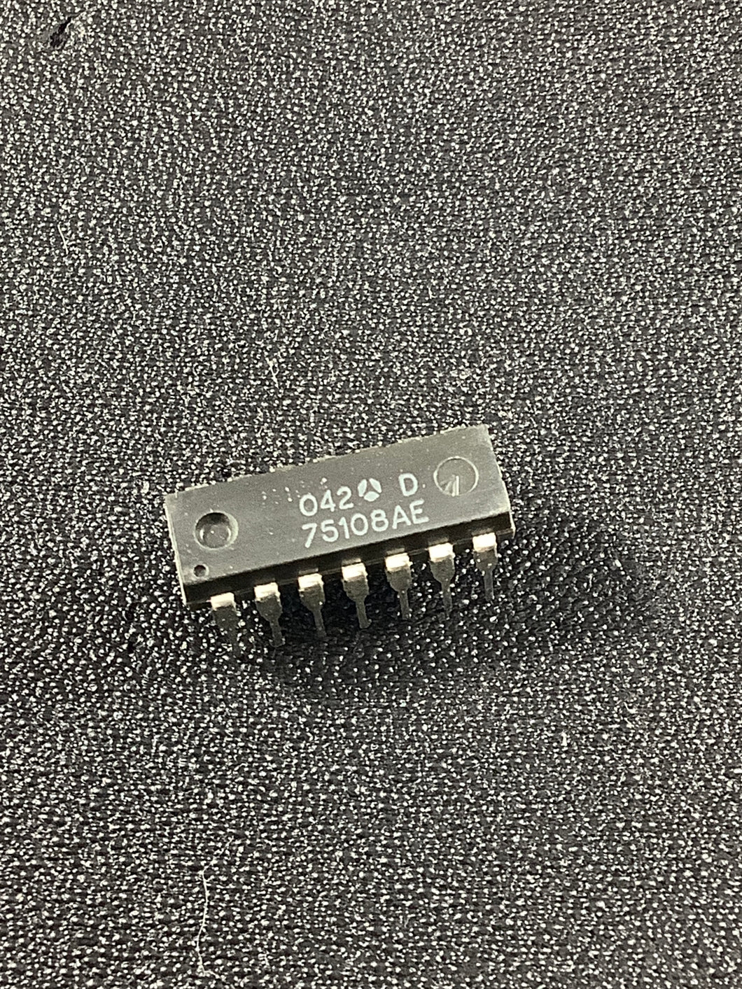 75108AE - MOSTEK - Integrated Circuit