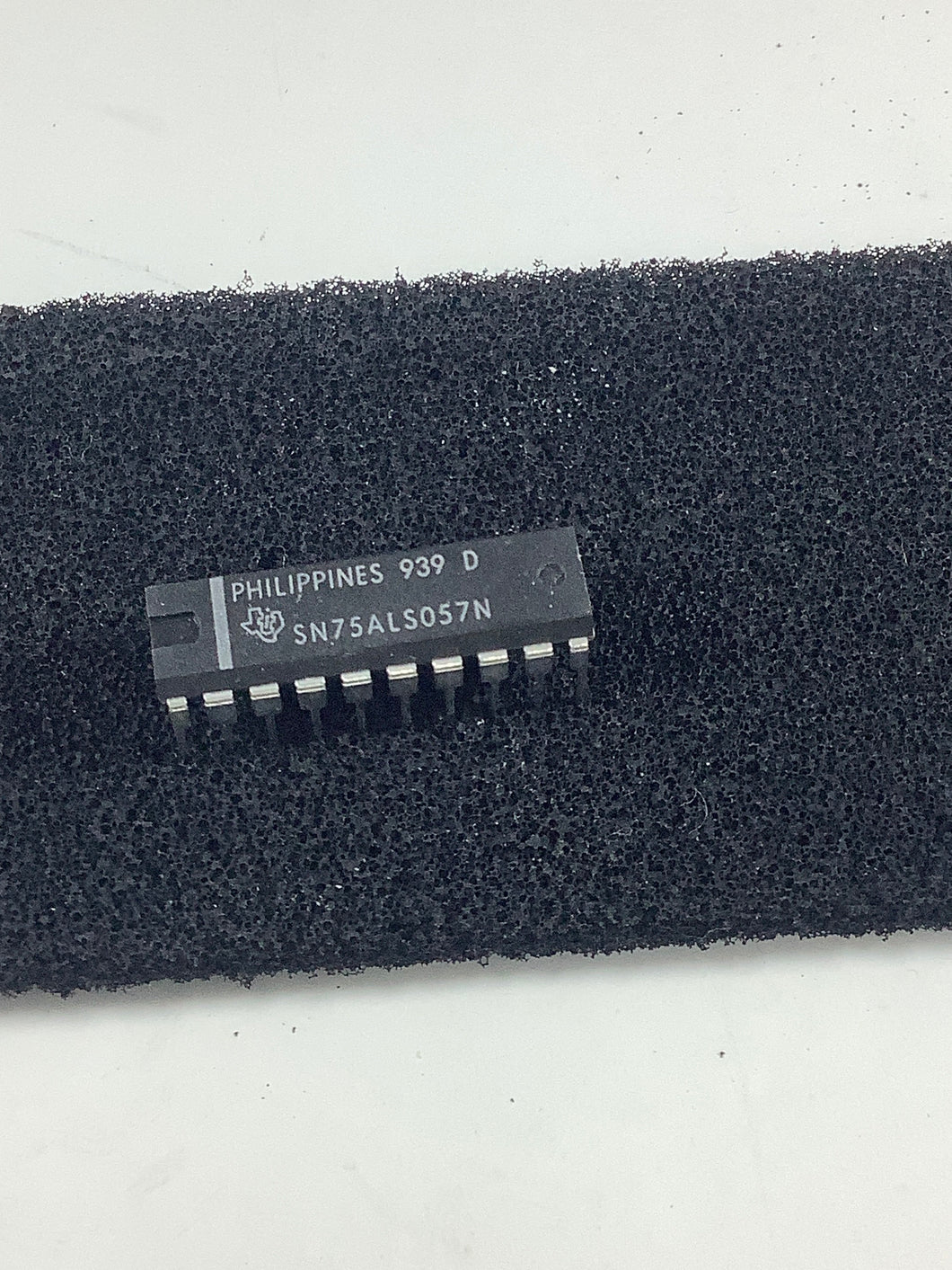 SN75ALS057N - TI - TRAPEZOIDAL-WAVEFORM INTERFACE BUS TRANSCEIVERS