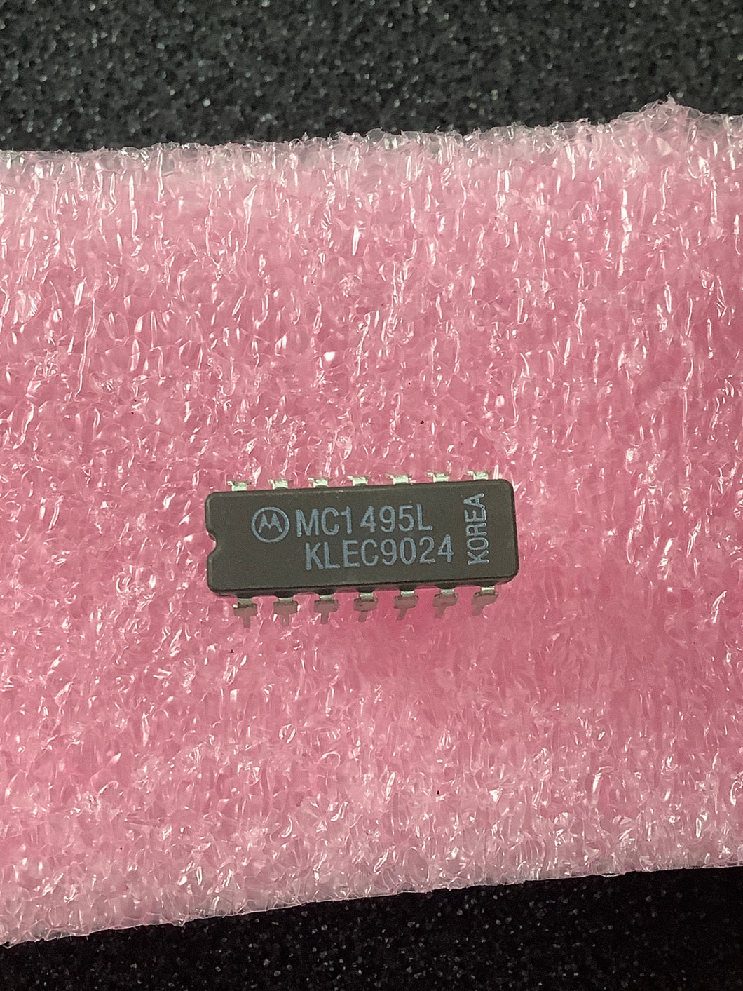 MC1495L - MOTOROLA - Wideband Linear Four-Quadrant Multiplier