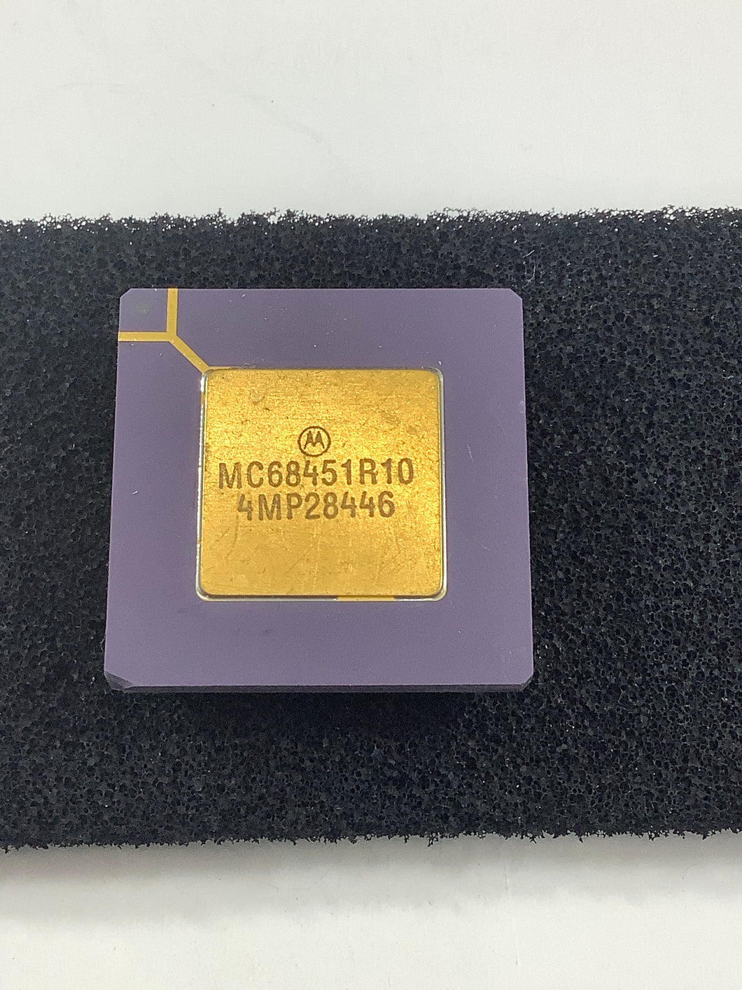 MC68451R10 - MOTOROLA - Memory Management Unit, MOS