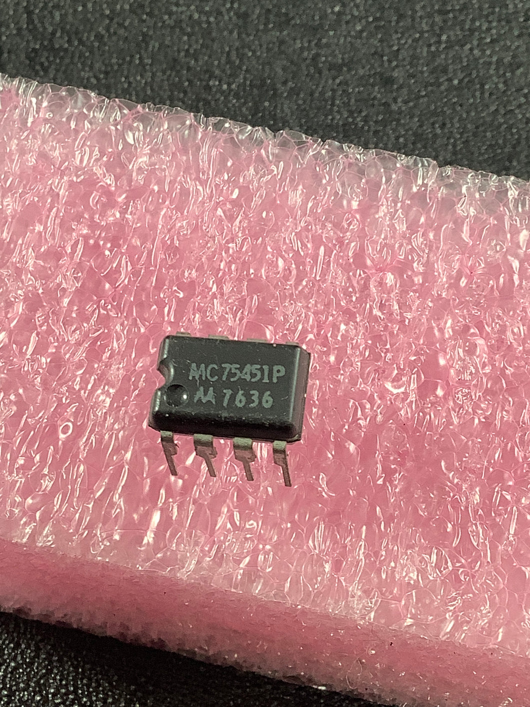 MC75451P - MOTOROLA - AND Gate IC 2 Channel 8-PDIP