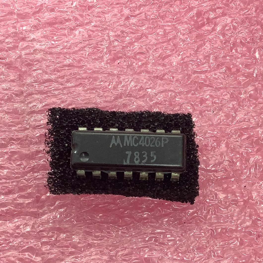 MC4026P - MOTOROLA - FULL ADDER IC