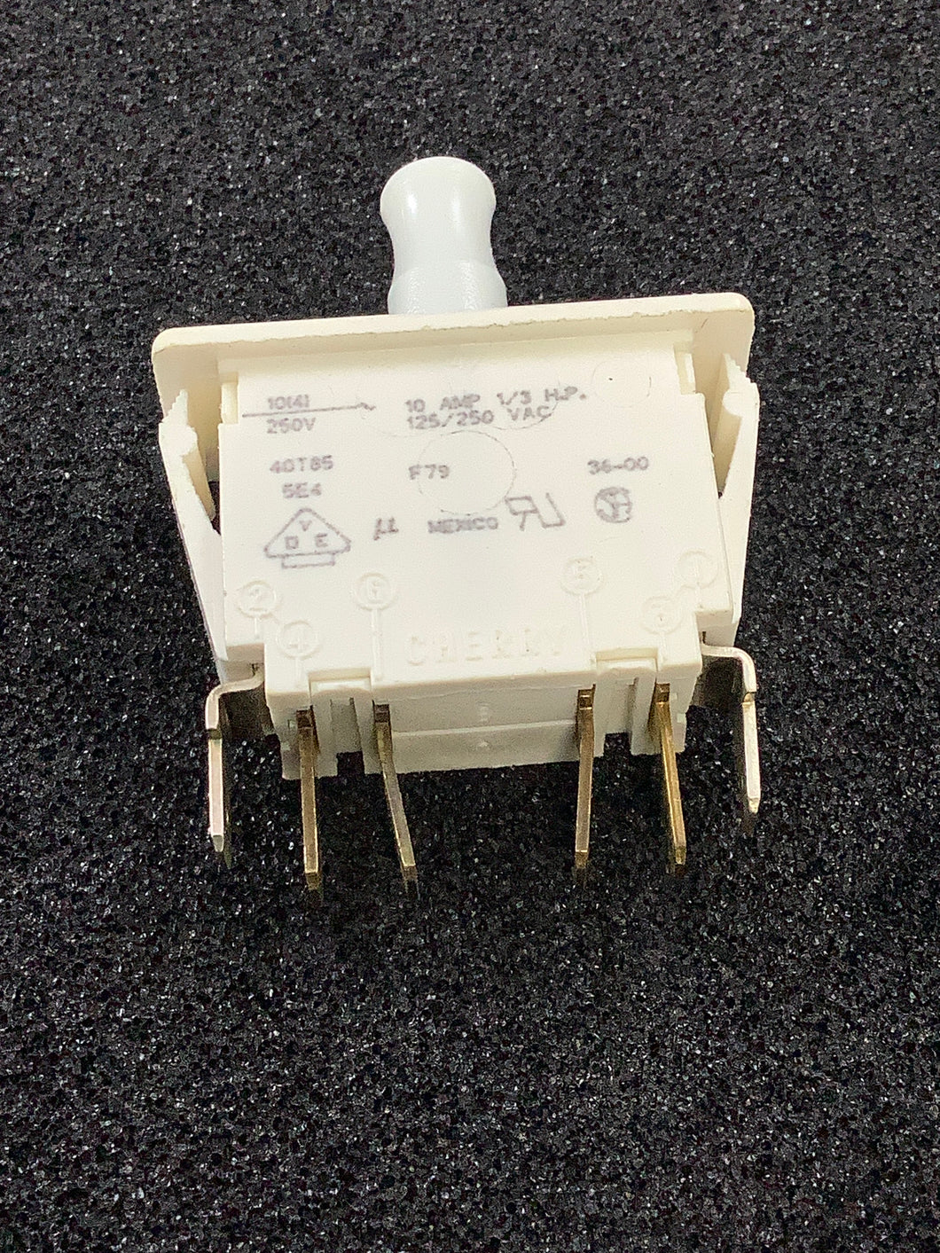 F79-30A - CHERRY - Switch DPDT Panel Mount, Snap-In