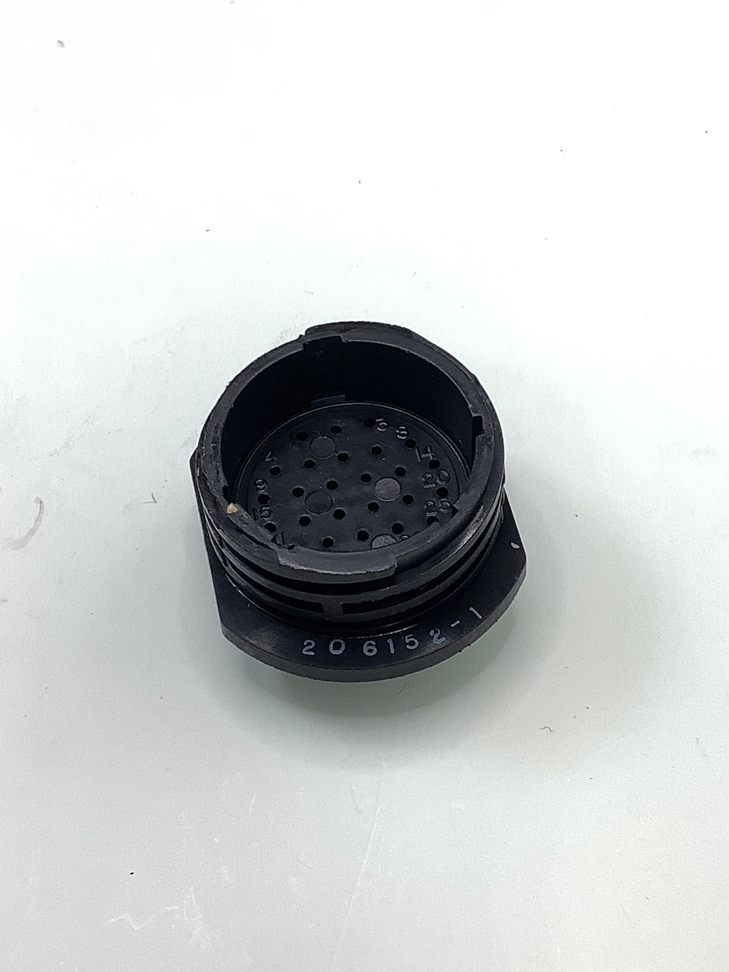 206152-1 - AMP - 28 PIN Male Cable End CPC Connector