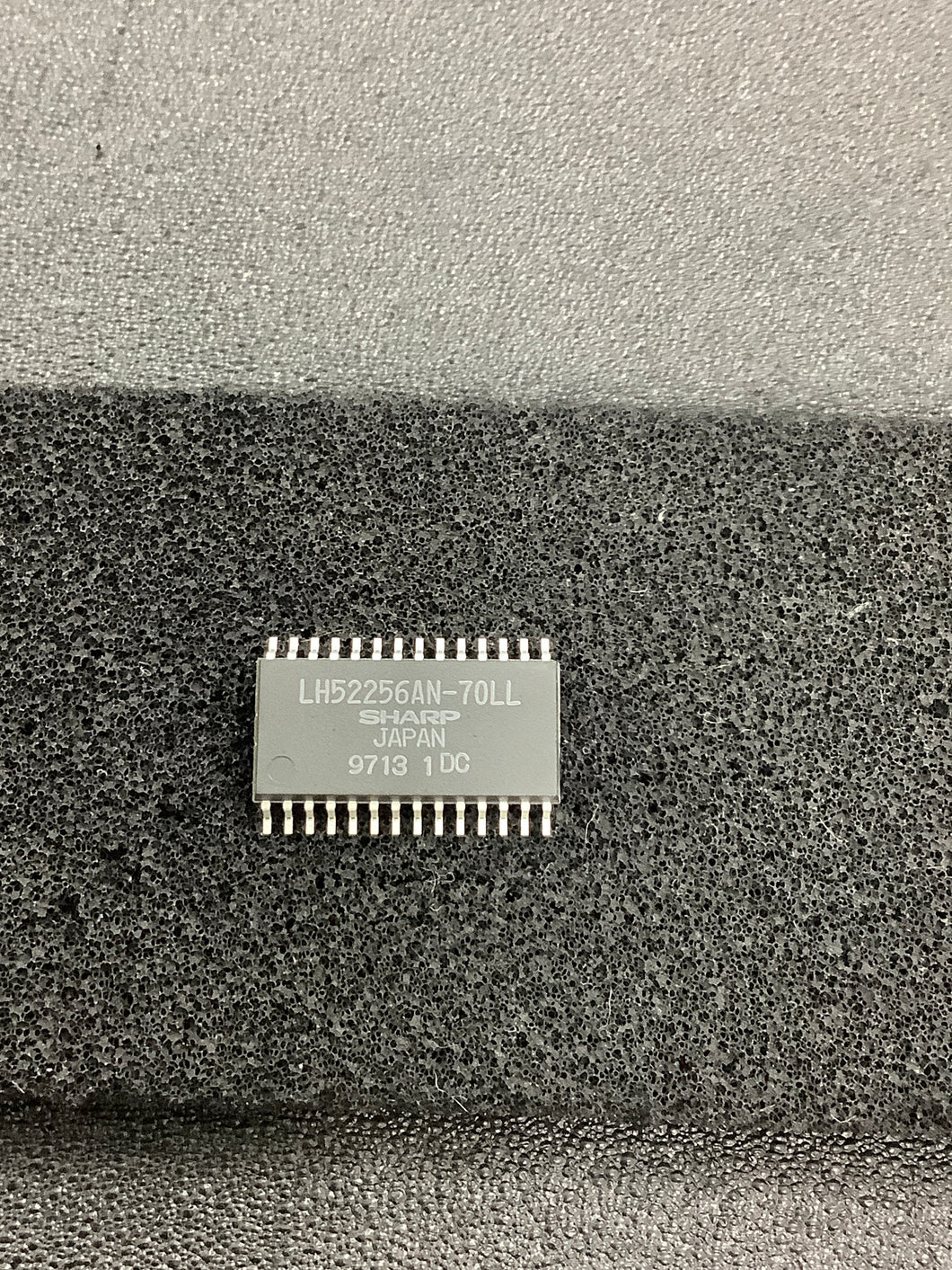 LH52256AN-70LL - SHARP - SRAM Memory IC 256Kbit Parallel 70 ns