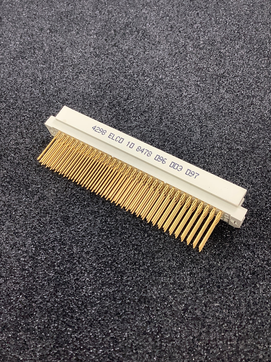 10-8478-096-003-097 - ELCO - 3 ROW 96 PIN MALE DIN CONNECTOR