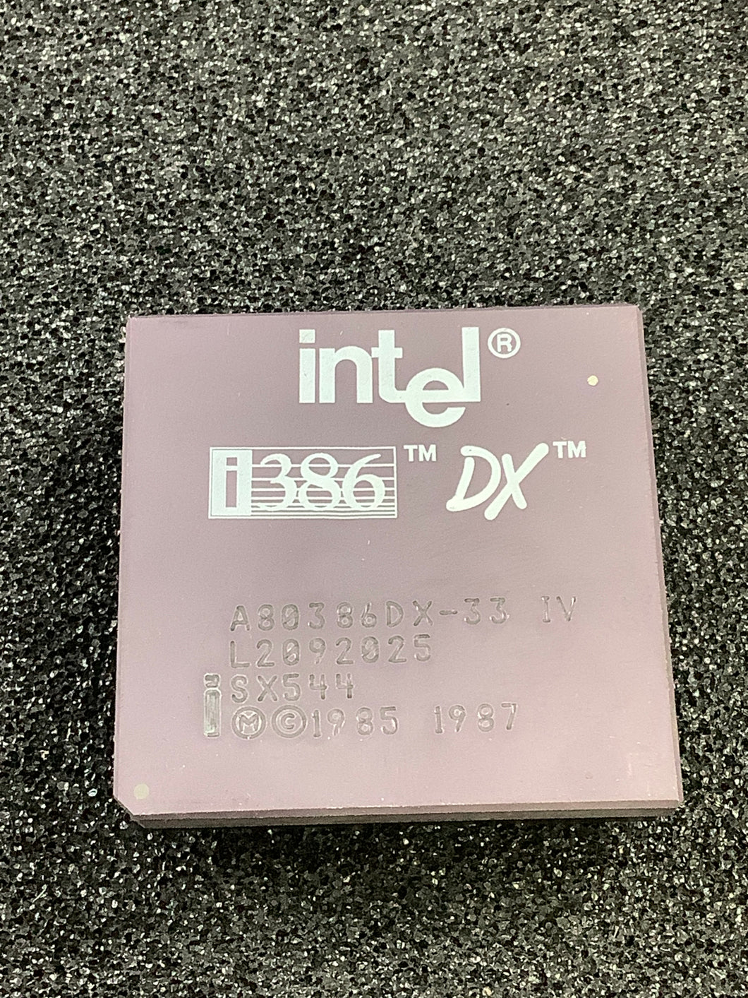 A80386DX-33IV-SOCKET - INTEL - Microprocessor, 132-pin ceramic PGA, with PGA Socket
