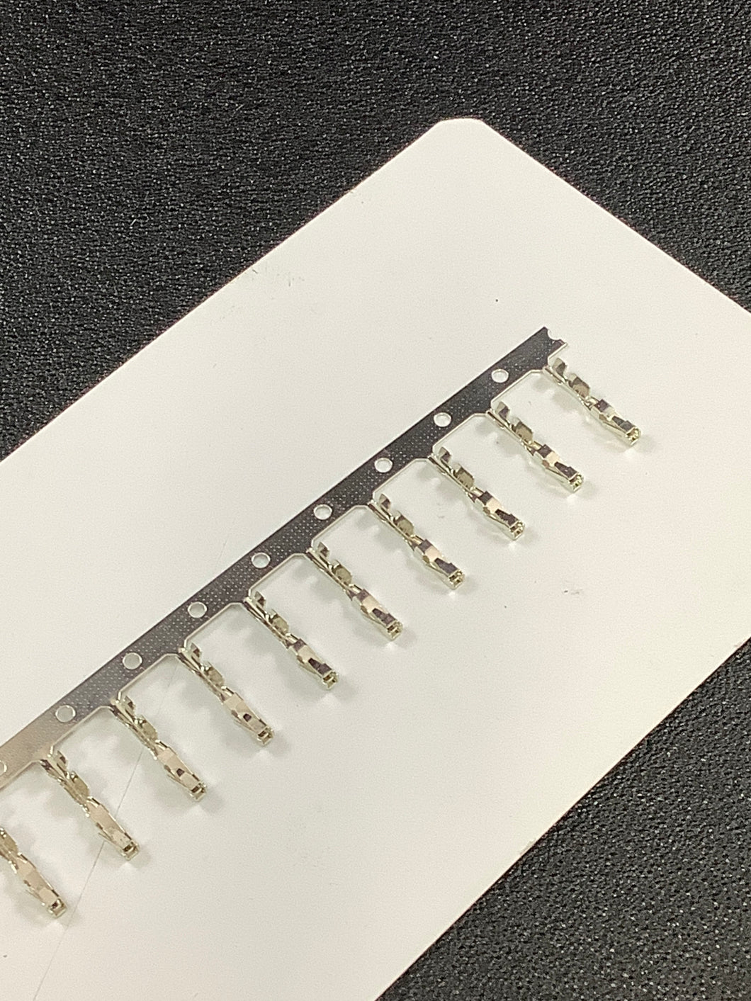 530553-2 -C - AMP - CONN SOCKET 22-26AWG TIN CRIMP, Chain Form, 100 contacts per package. Quantity Shown Available = 100 Packs.