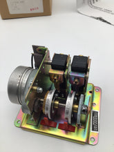Load image into Gallery viewer, MC8-2SW - ESSEX, ITC - SYNCHRONOUS, MOTOR-DRIVEN CAM TIMERS, 120vac, 60hz 2 switches
