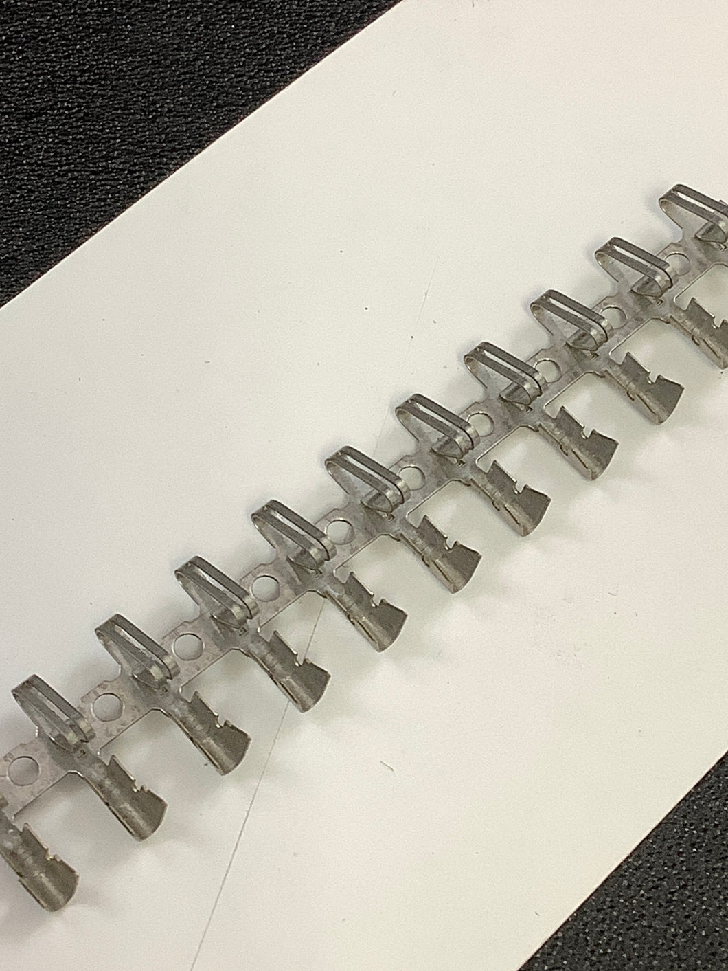 08-50-0115 -C - MOLEX - Non-Gendered Contact Tin 18-20 AWG, 3.96mm Pitch KK Crimp, Chain Form, 100 contacts per package. Quantity Shown Available = 100 Packs.