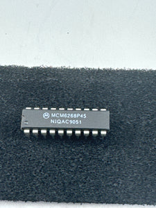 MCM6268P45 - MOTOROLA - Standard SRAM, 4KX4, 45ns, CMOS, PDIP20