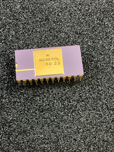 MC6850L - MOTOROLA -  ASYNCHRONOUS COMMUNICATIONS INTERFACE ADAPTER