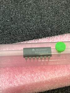 MC3302P - MOTOROLA - IC COMP QUAD SINGLE SUPPLY 14DIP