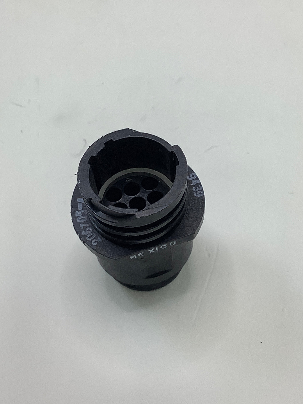 206705-4 - AMP - 9 PIN Male Cable End CPC Connector