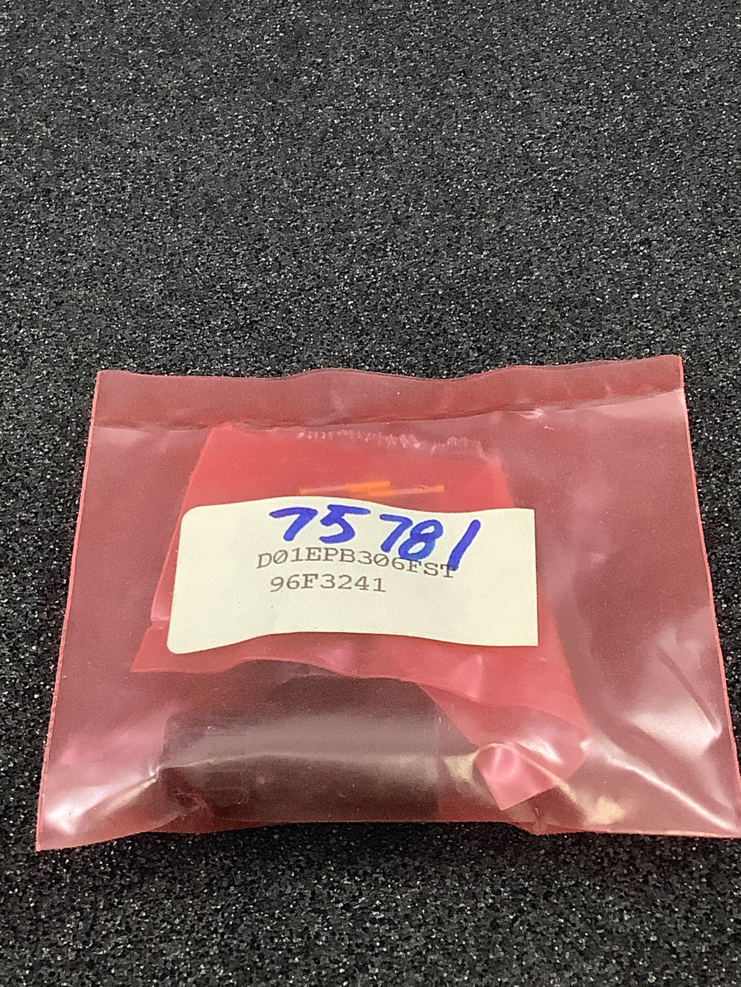 D01EPB306FST - HYPERTRONICS - 3 Pin Circular Connector