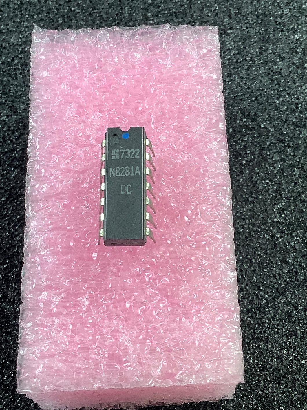 N8281A - SIGNETICS - Binary Counter