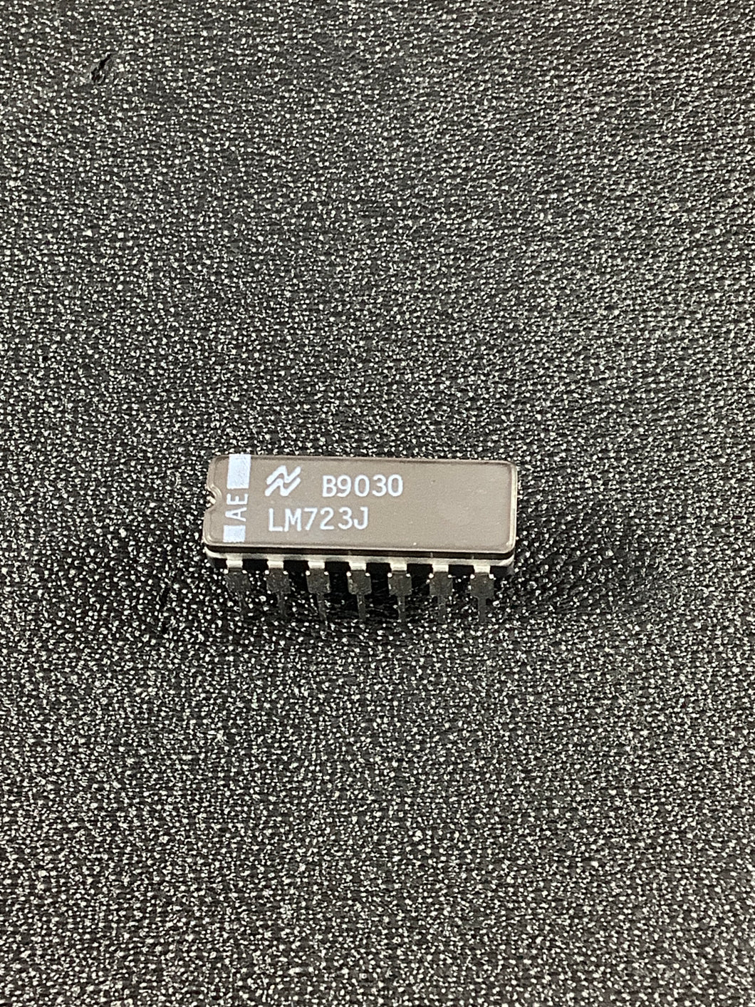 LM723J - NSC - Adjustable Output Linear Regulator