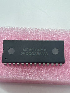 MCM6064P10 - MOTOROLA - Standard SRAM, 8KX8, 100ns, CMOS, PDIP28