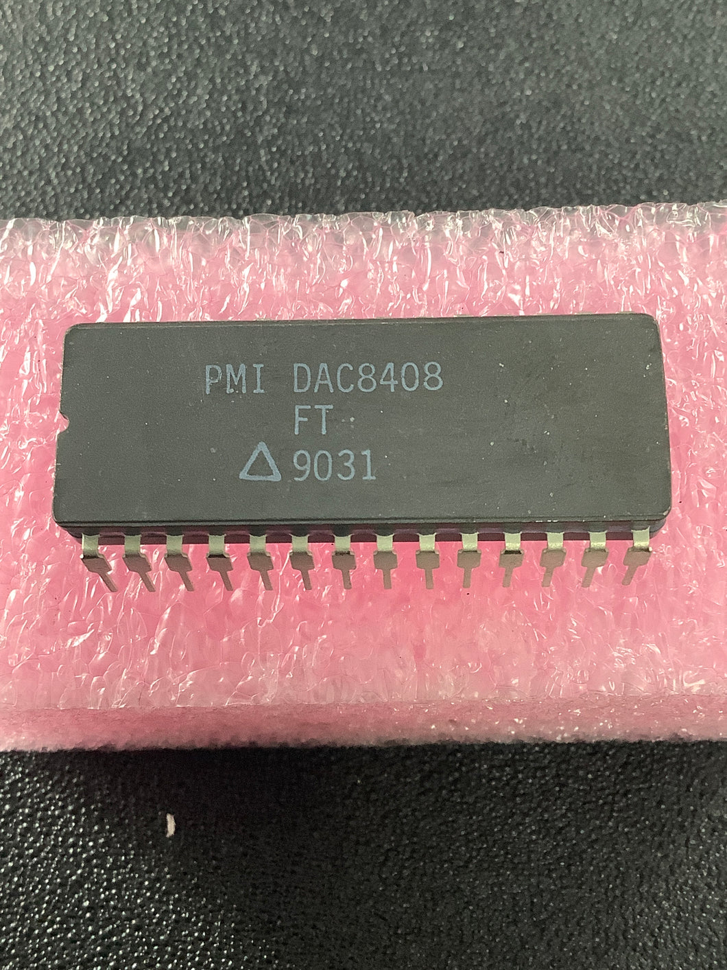 DAC8408FT - PMI - 8-bit multiplying digital-to-analog CMOS converter