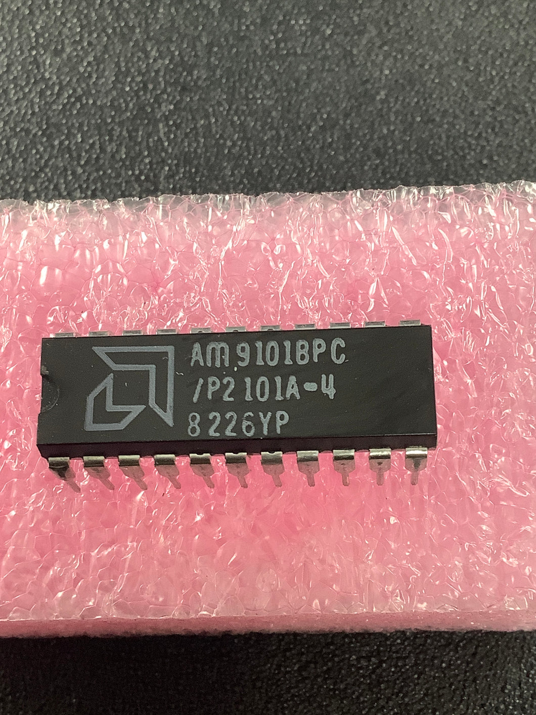 AM9101BPC - AMD - 256 x 4 Static RAM