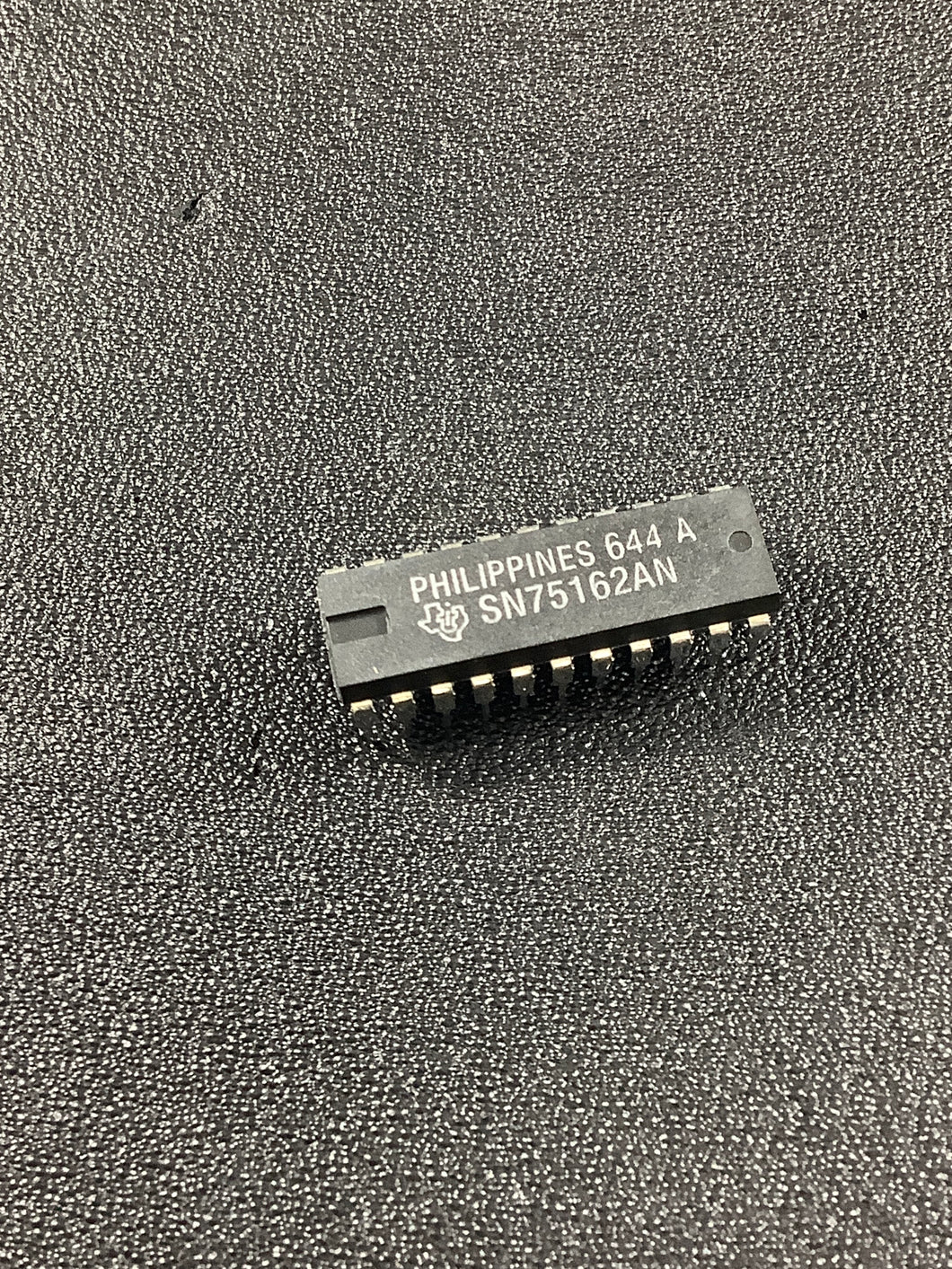 SN75162AN - TI - 8-Bit Bus Transceiver