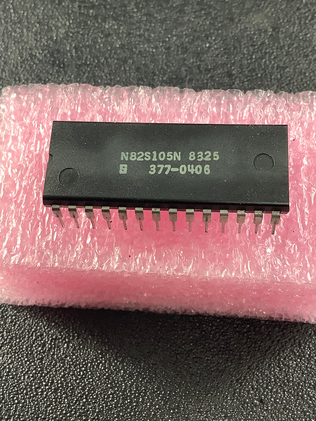 N82S105N - SIGNETICS - Programmable Logic IC