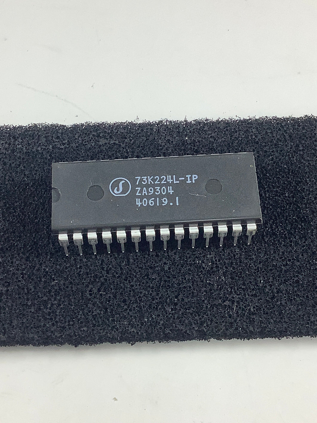 73K224L-IP -  -  V.22bis/V.22/V.21/ Bell 212A/Bell 103 Single-Chip Modem