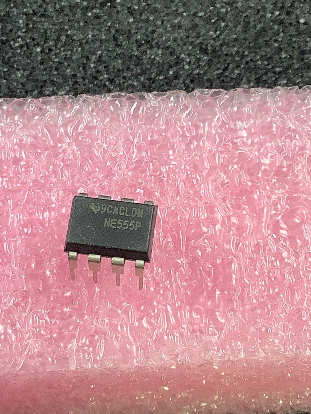 NE555P - TI - IC OSC SINGLE TIMER 100KHZ 8-DIP