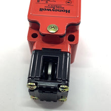 Load image into Gallery viewer, GKBA3LX - HONEYWELL - LIMIT SWITCH - MICROSWITCH
