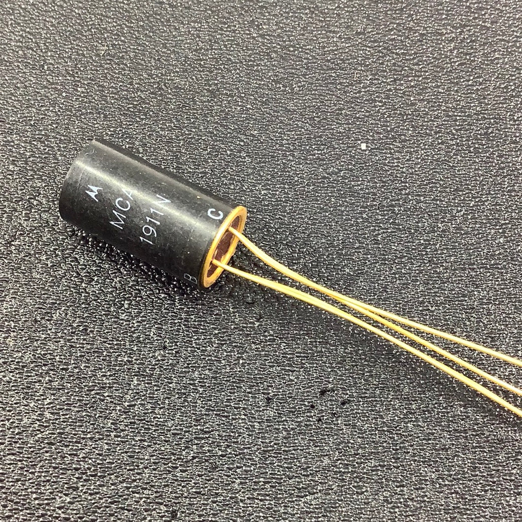 MCA1921N - MOTOROLA - REFERANCE AMPLIFIER TRANSISTOR